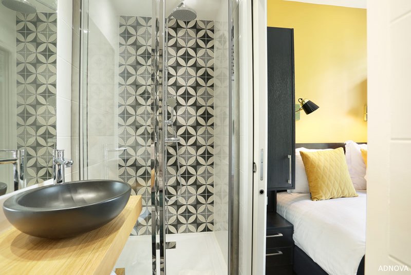 HOTEL — vue 9