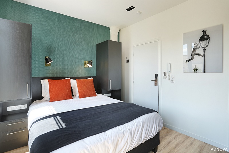 HOTEL — vue 12