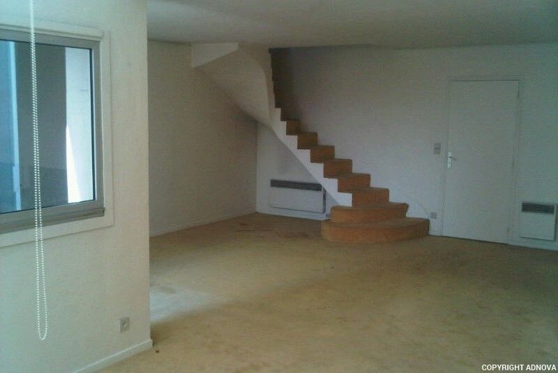 TRIPLEX — vue 16