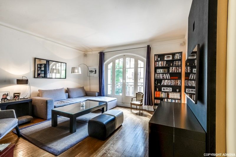 APPARTEMENT DE CINQ PIECES — vue 2