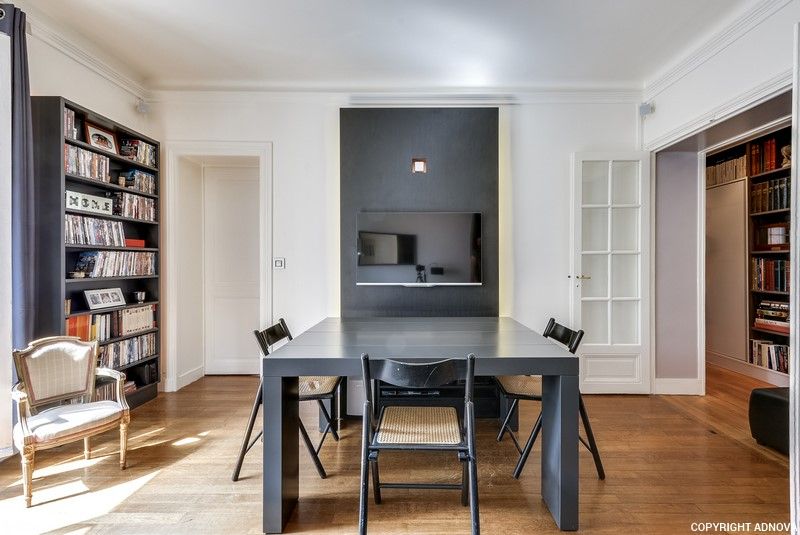 APPARTEMENT DE CINQ PIECES — vue 4