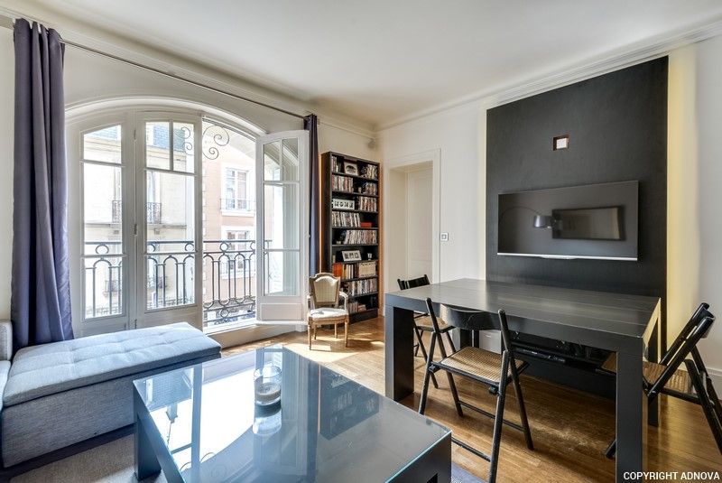APPARTEMENT DE CINQ PIECES — vue 5