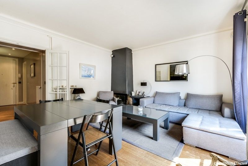 APPARTEMENT DE CINQ PIECES — vue 6