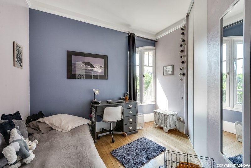 APPARTEMENT DE CINQ PIECES — vue 13